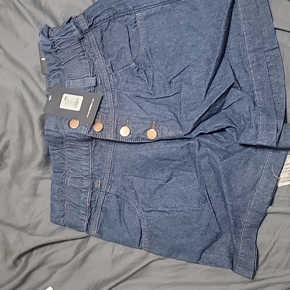 Waste denim shorts